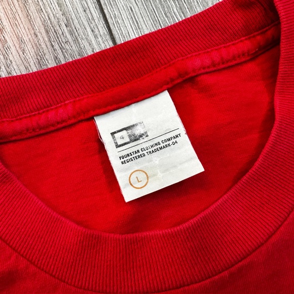 Fourstar Clothing Crewneck T-Shirt Men’s Size Large Red Vintage Skateboards Y2k - Picture 3 of 10